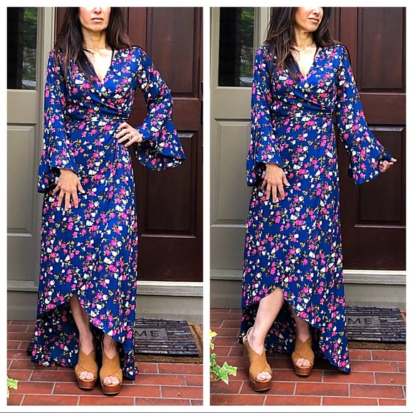 Dresses & Skirts - ♦️LAST ONE ♦️Boho gorgeous floral H/L wrap dress